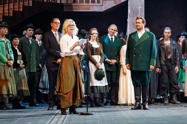 Die Laudatio auf den Rudi-Häussler-Preisträger Tomislav Mužek Gloria Bruni, Komponistin und stellvertretende Kuratoriumsvorsitzende der Stiftung Semperoper – Förderstiftung.