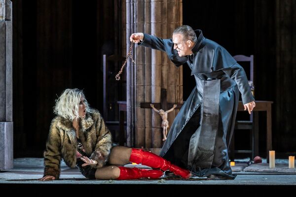 Michèle Losier als Kundry und Scott Hendricks als Klingsor in Parsifal